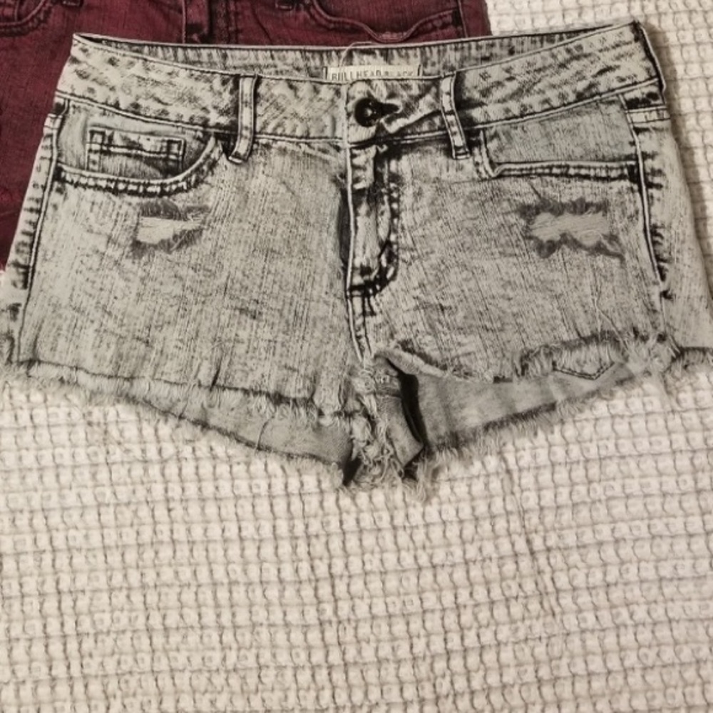 Grey/Black distressed Bull Head Jean Short shorts